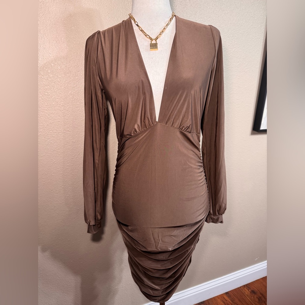 Elegant Brown Long Sleeve Dress - Picture 5 of 6